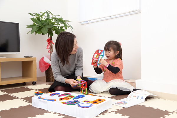 お子さんが安心して待てるように♪広々したキッズルームを用意しております。
